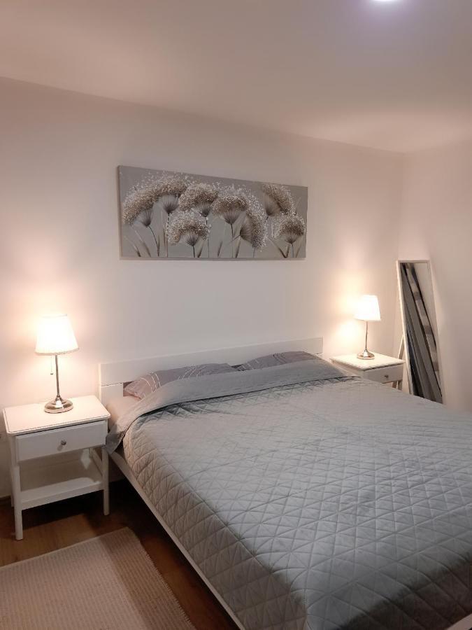 Apartment Luana Pula Luaran gambar