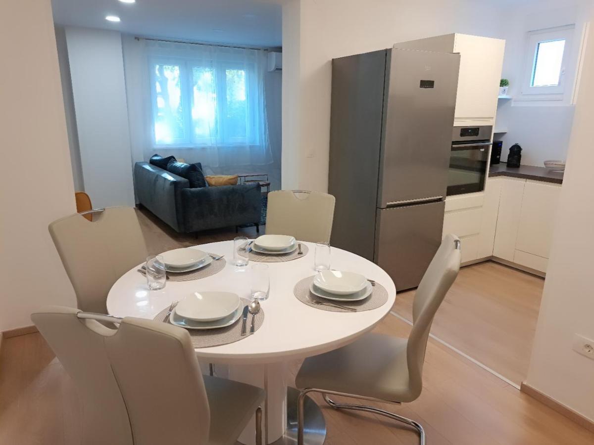 Apartment Luana Pula Luaran gambar